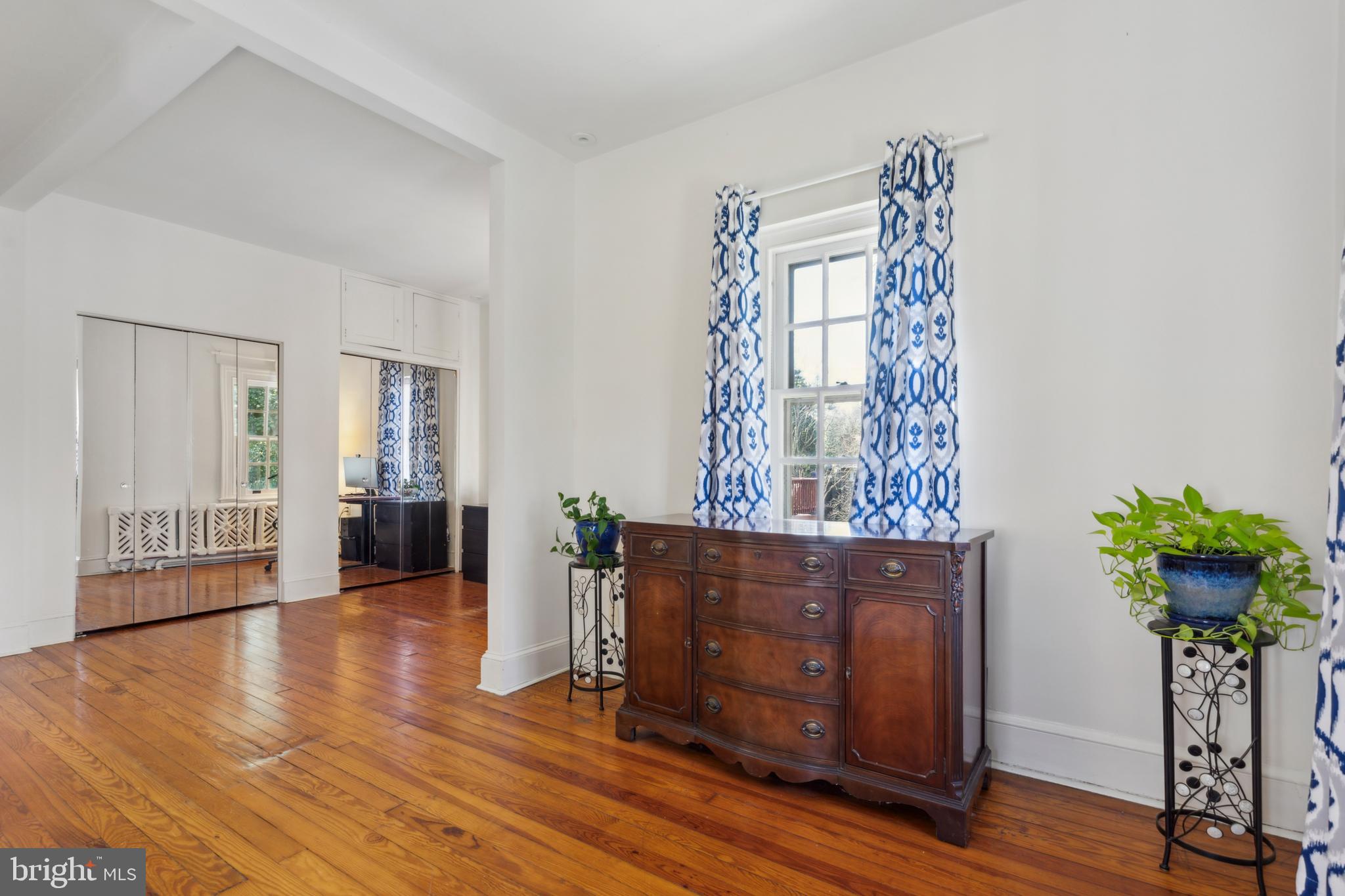 15 W HAMPTON ROAD