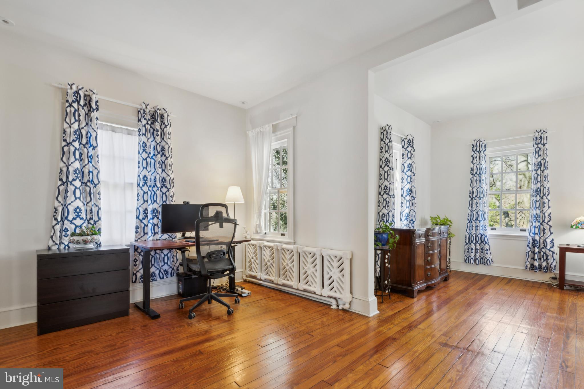 15 W HAMPTON ROAD