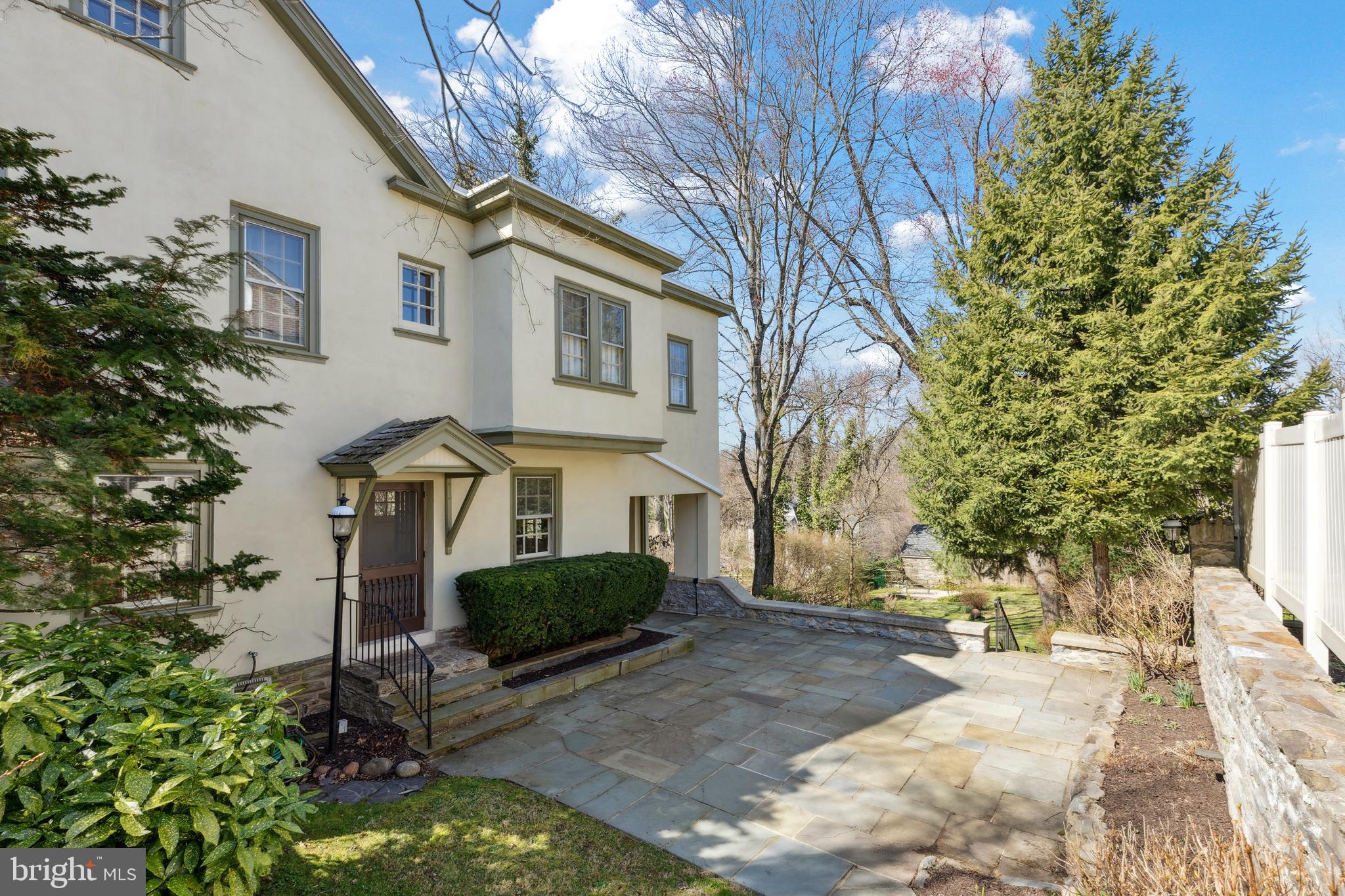 15 W HAMPTON ROAD