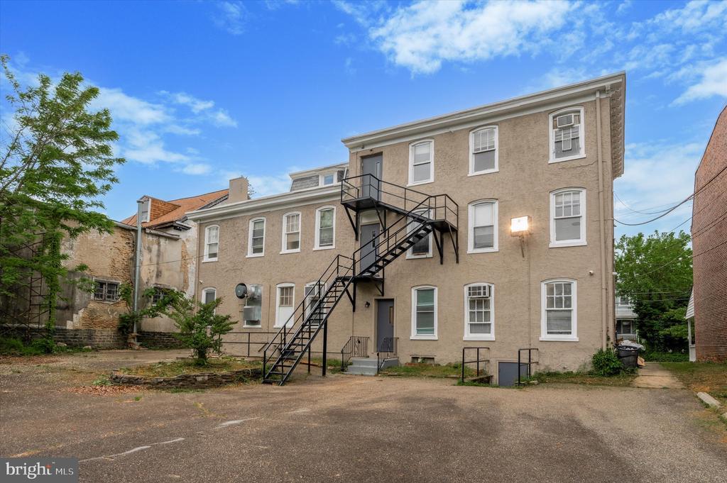 62-64 W HARVEY STREET