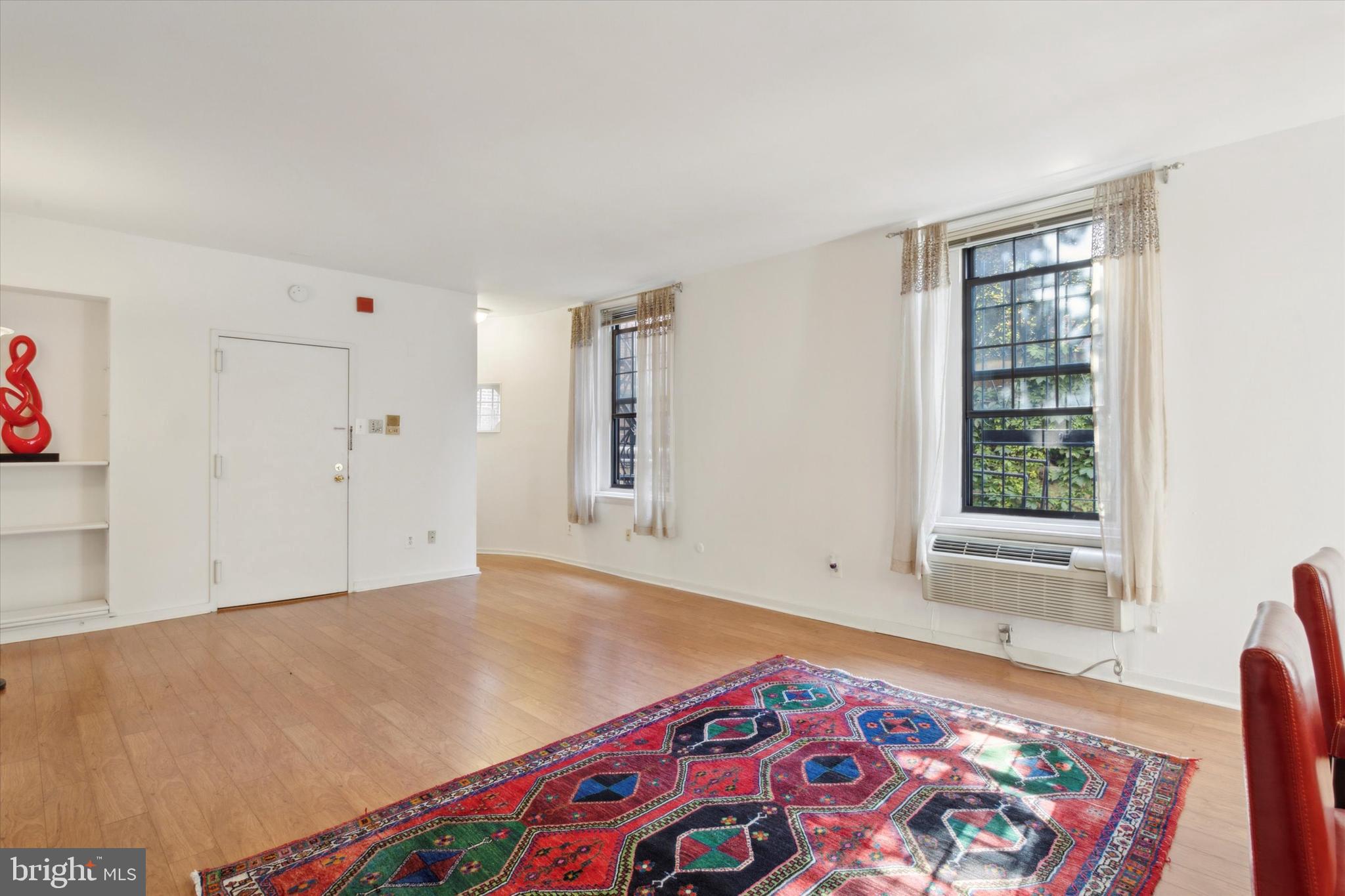 924 SPRUCE STREET 102