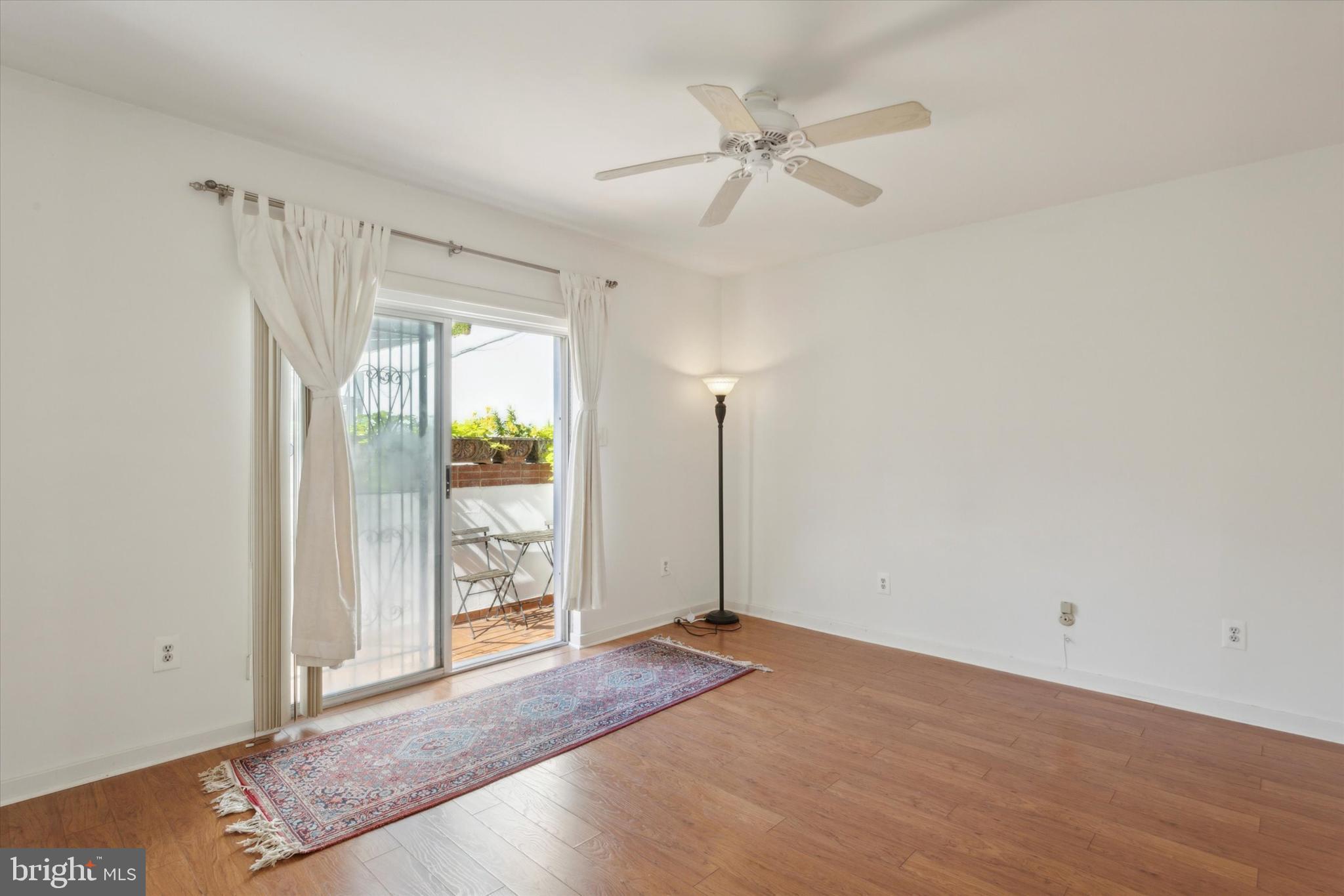 924 SPRUCE STREET 102