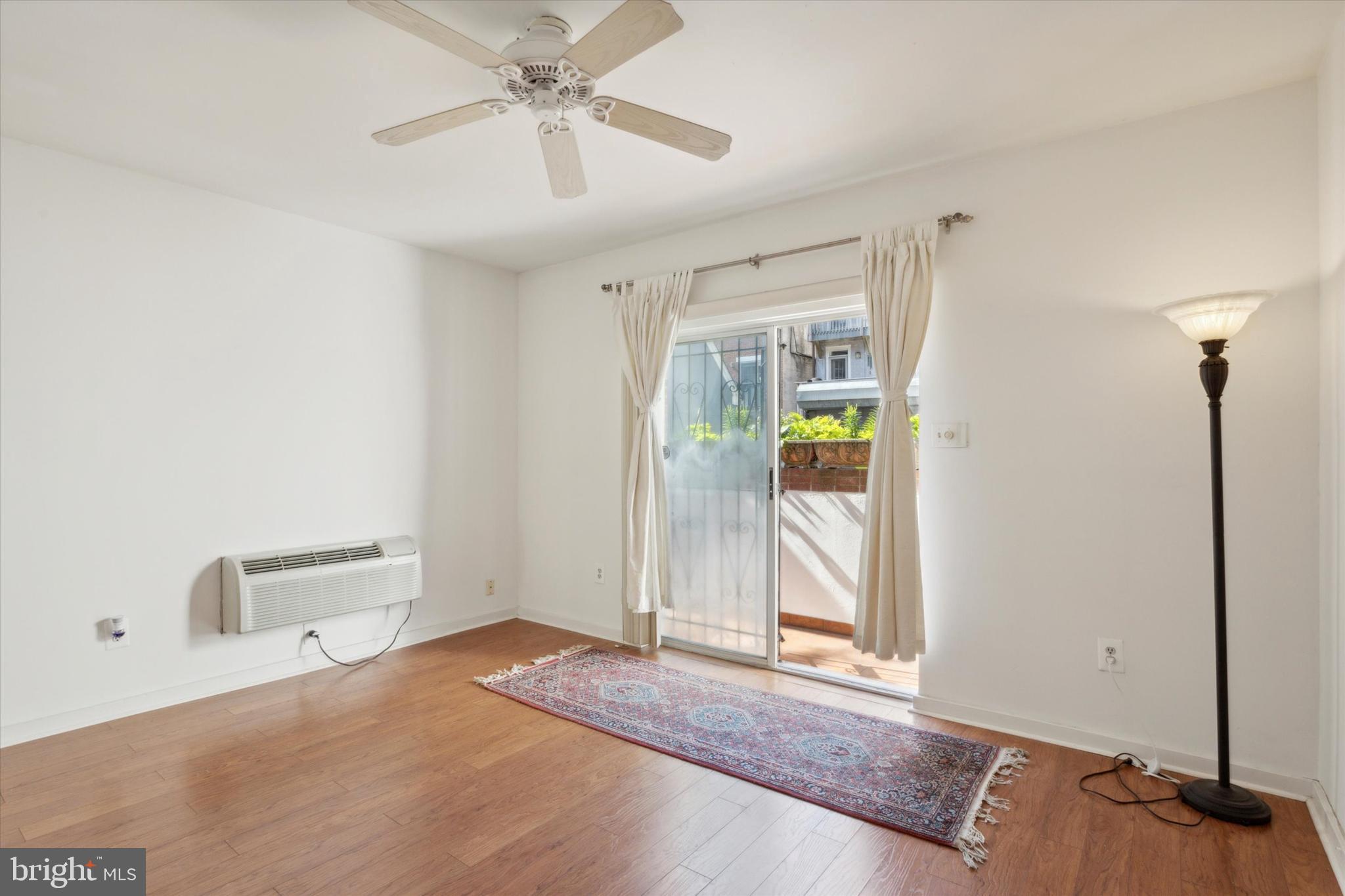 924 SPRUCE STREET 102
