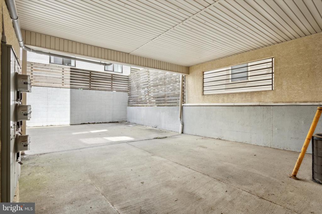 906 N 16TH STREET 1