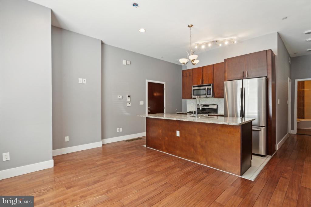 906 N 16TH STREET 1
