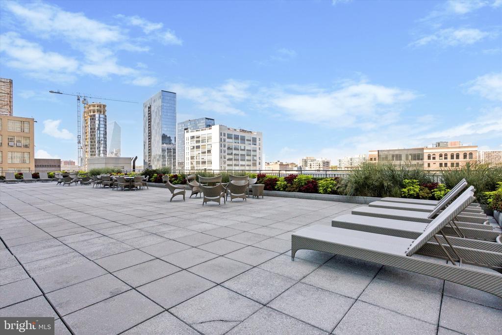 2101 MARKET STREET 808