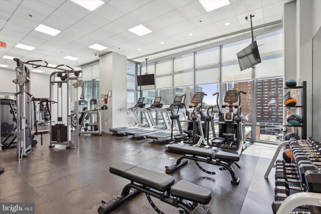 2101 MARKET STREET 808