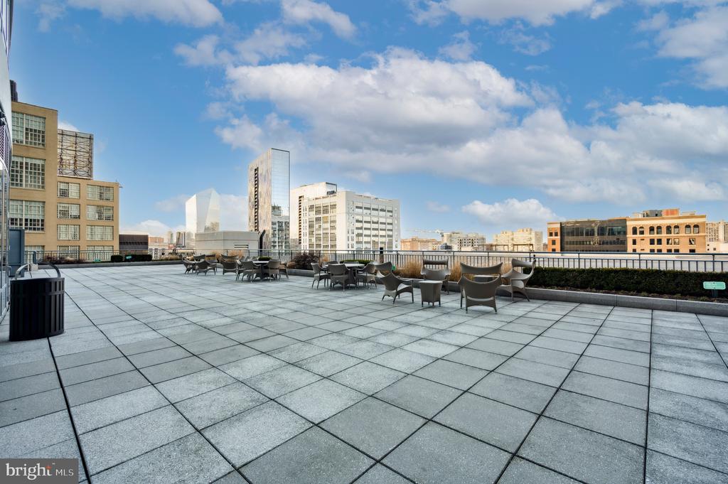 2101 MARKET STREET 808