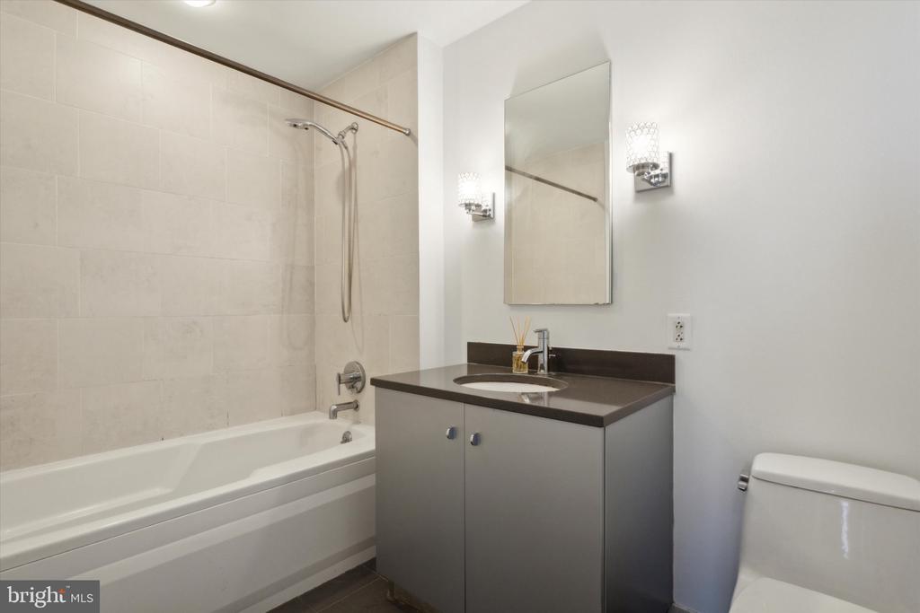 2101 MARKET STREET 808
