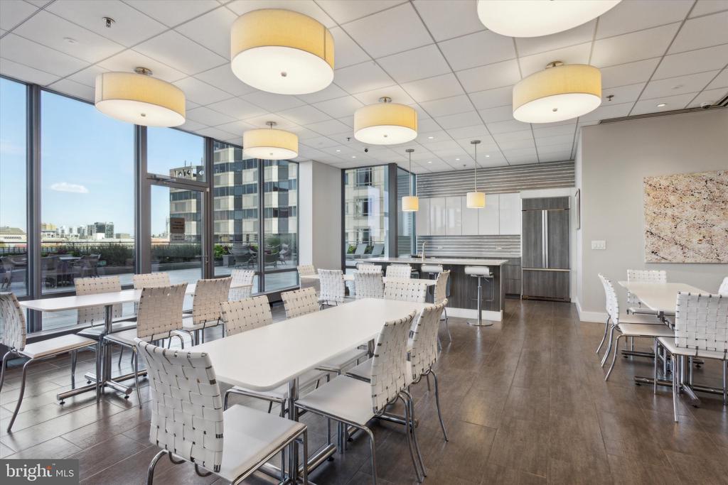 2101 MARKET STREET 808