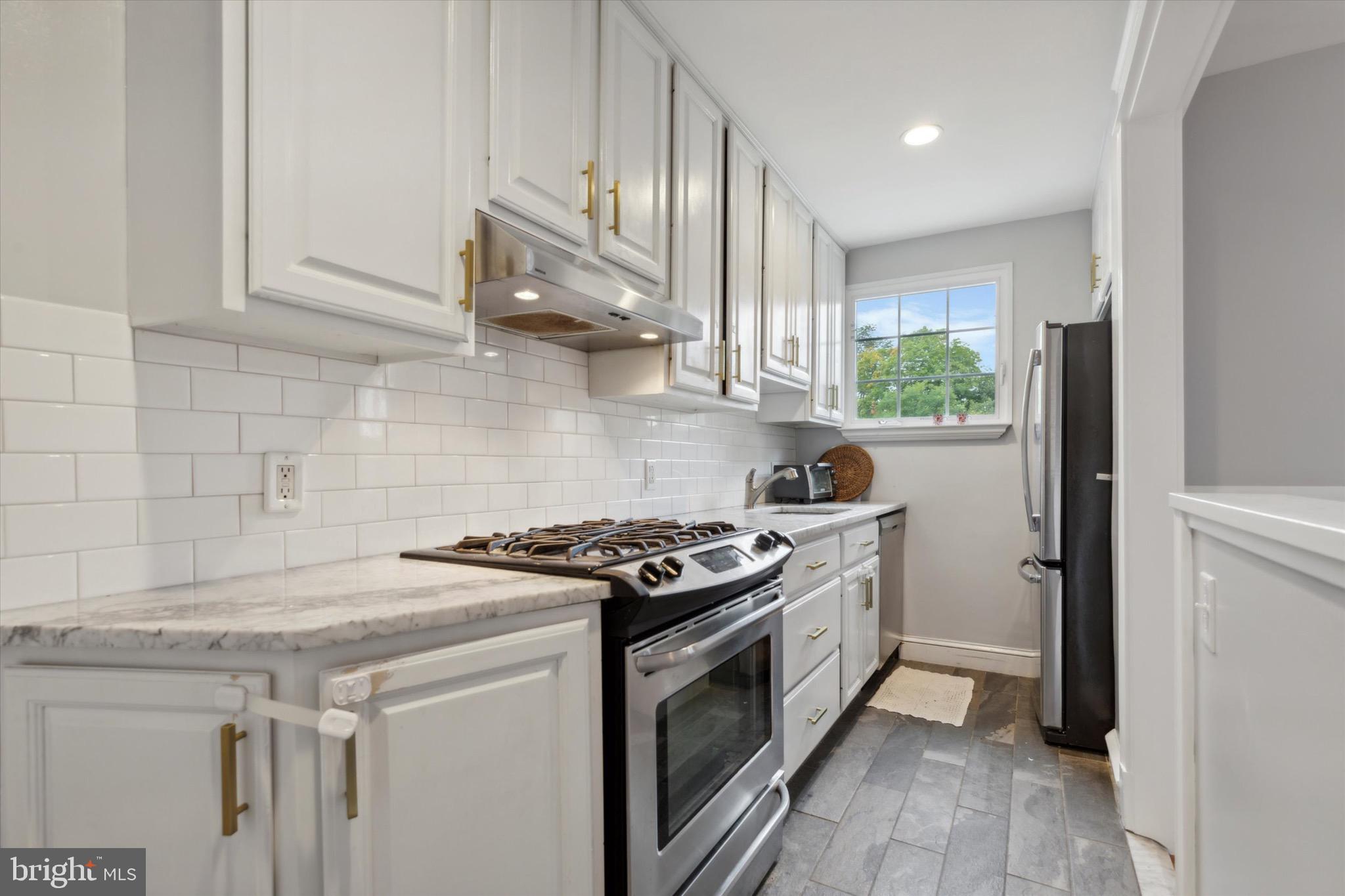 3441 W PENN STREET