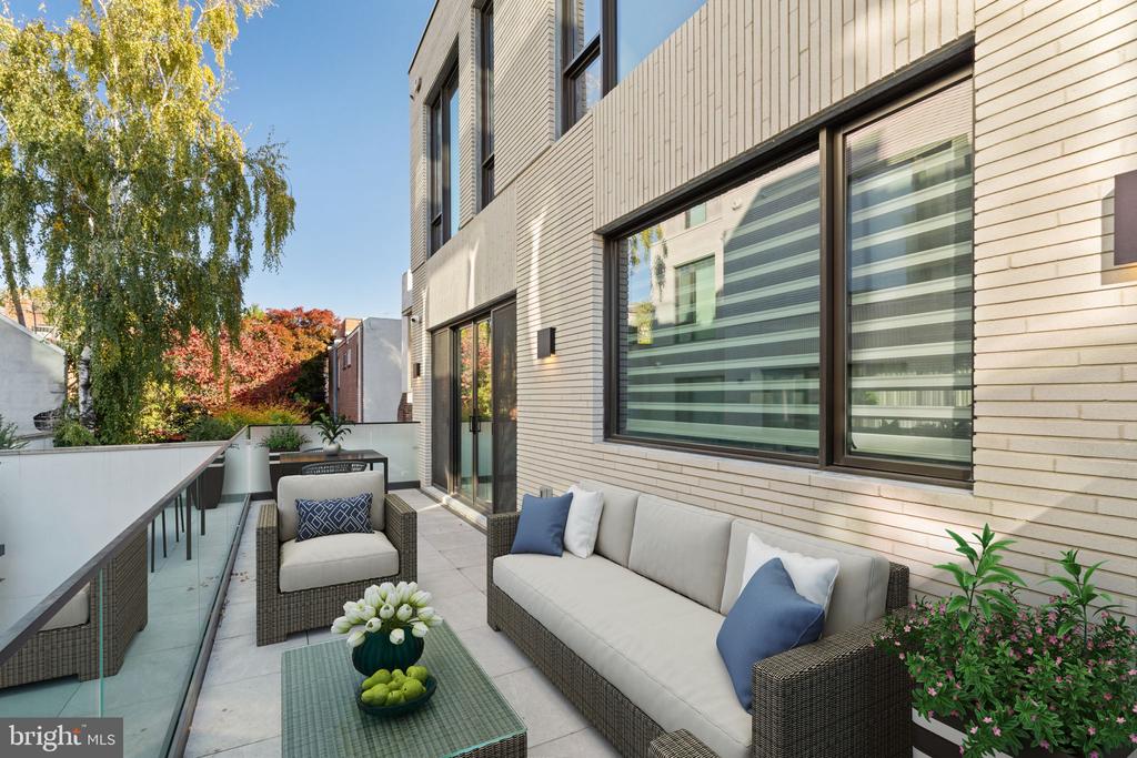 2531 PINE STREET