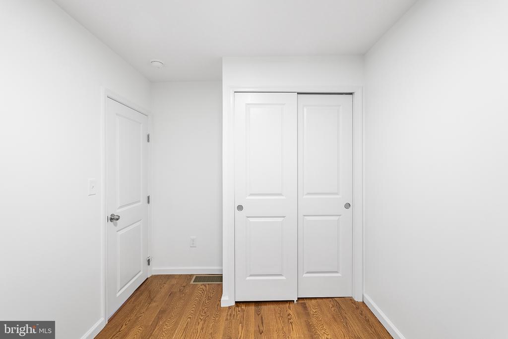 809 GREENWICH STREET