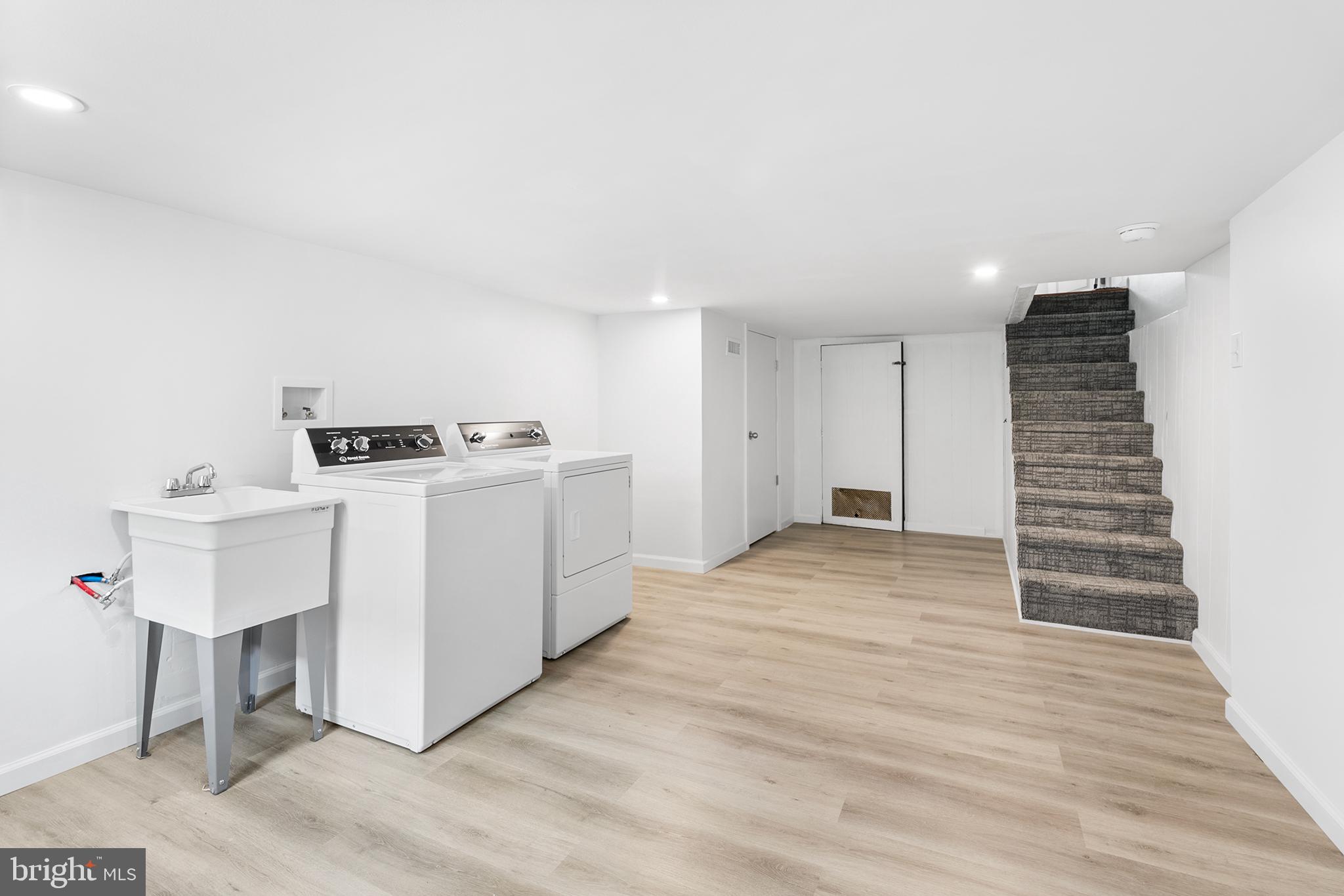 809 GREENWICH STREET