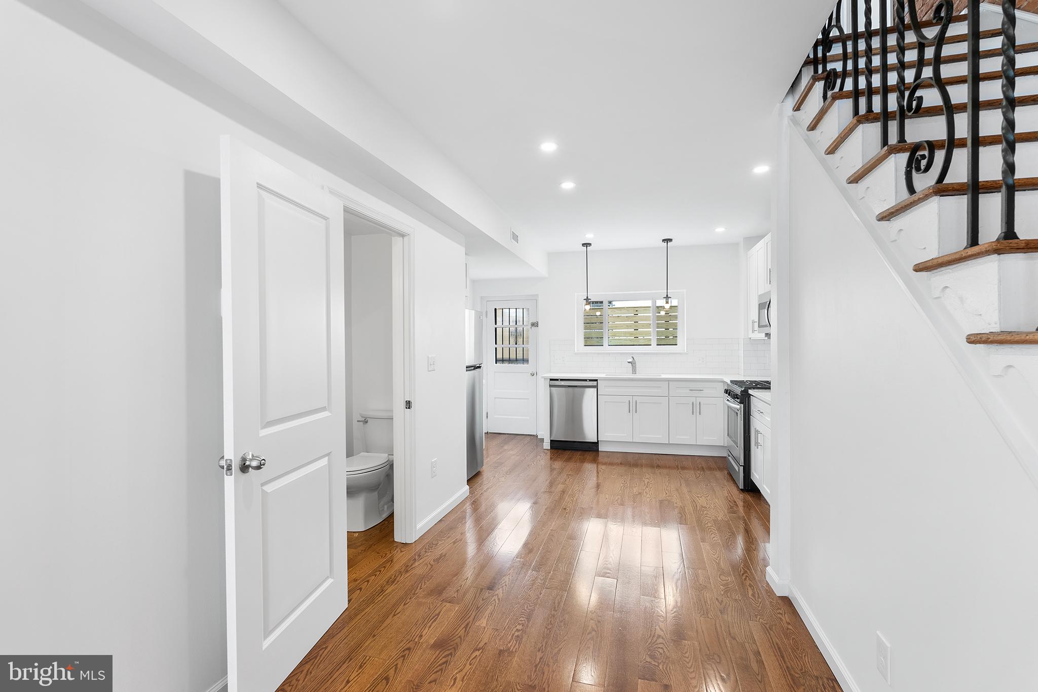 809 GREENWICH STREET