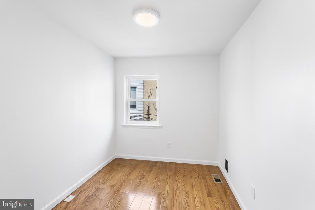 809 GREENWICH STREET