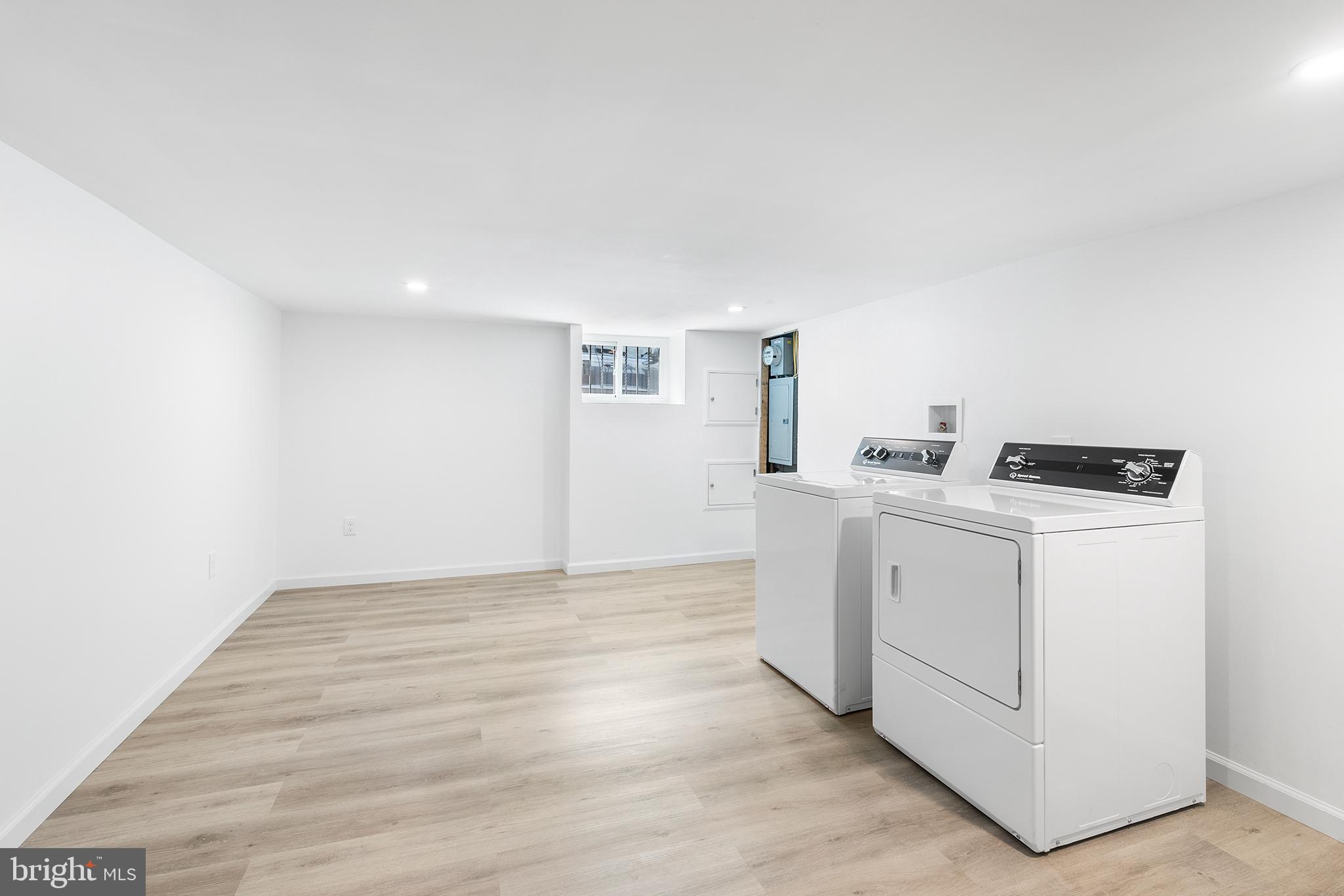 809 GREENWICH STREET