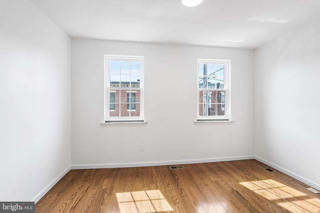 809 GREENWICH STREET