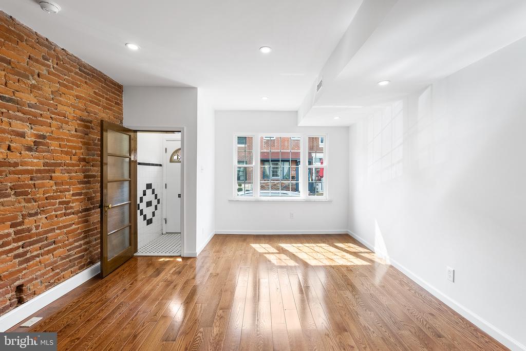 809 GREENWICH STREET