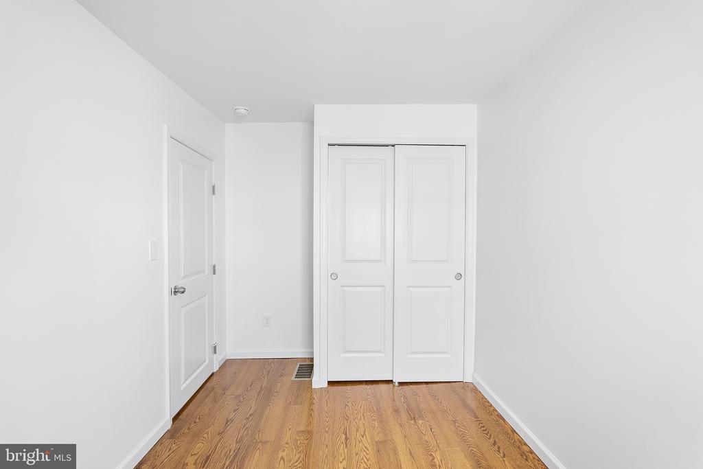 809 GREENWICH STREET