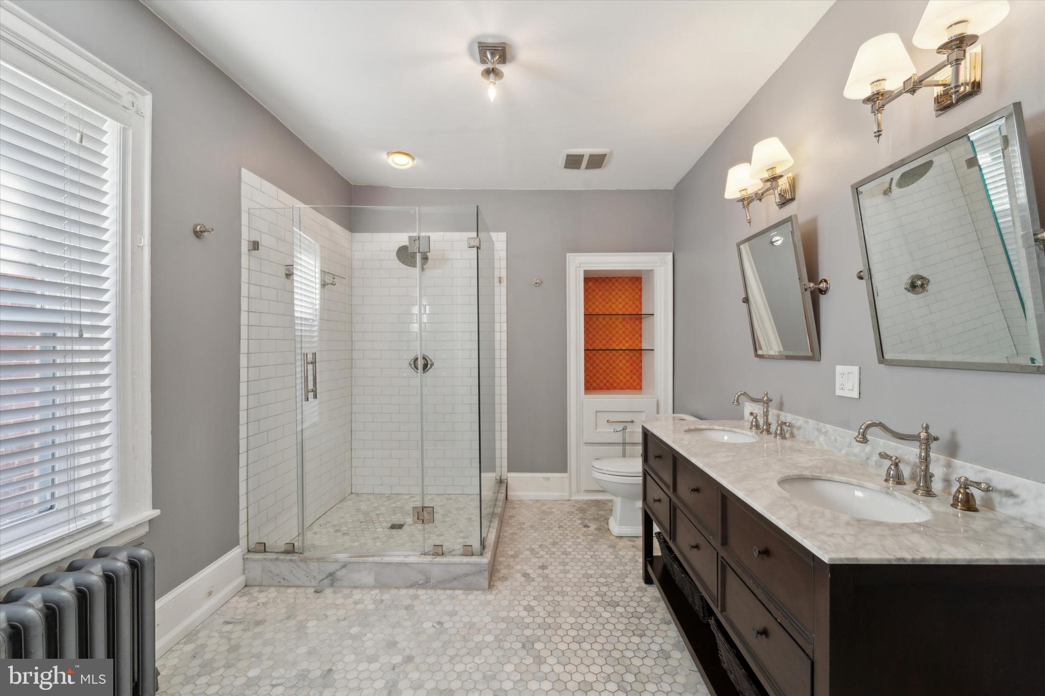 5132 LARCHWOOD AVENUE