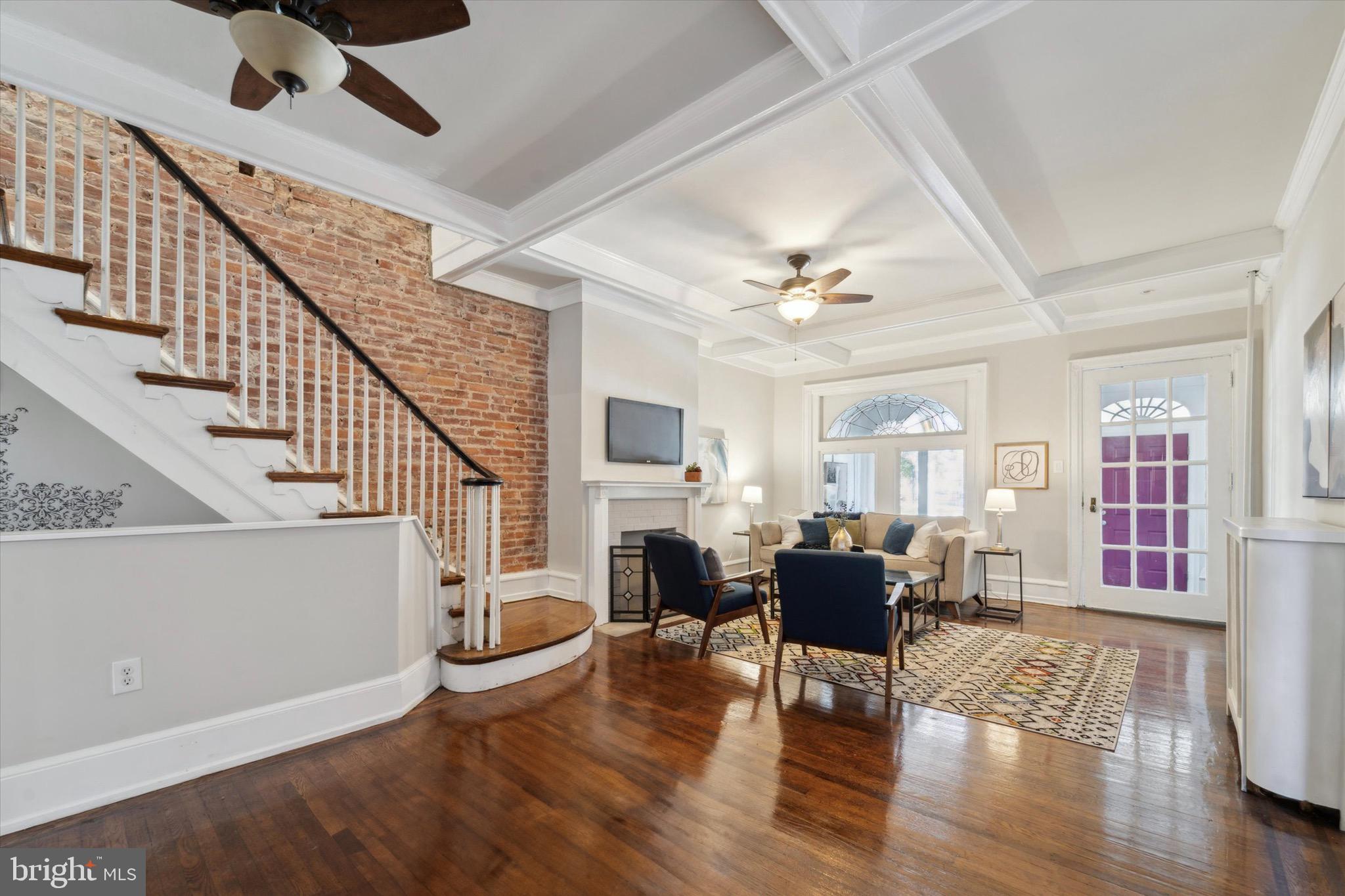 5132 LARCHWOOD AVENUE