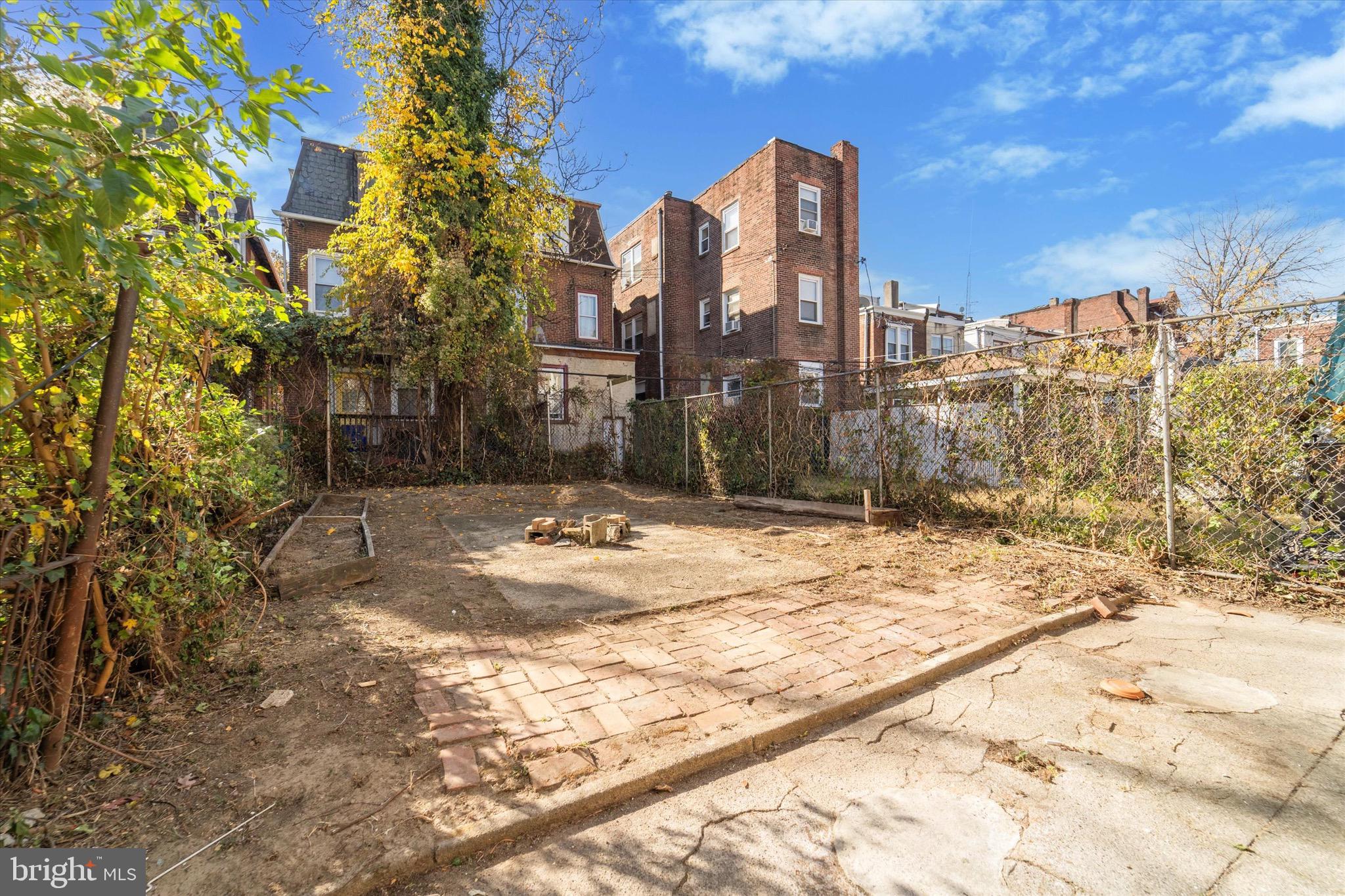 5132 LARCHWOOD AVENUE