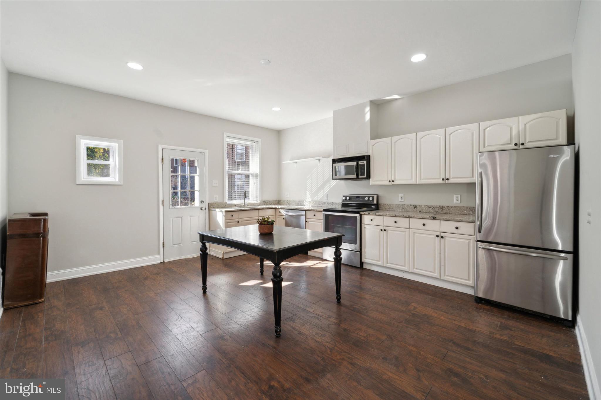 5132 LARCHWOOD AVENUE