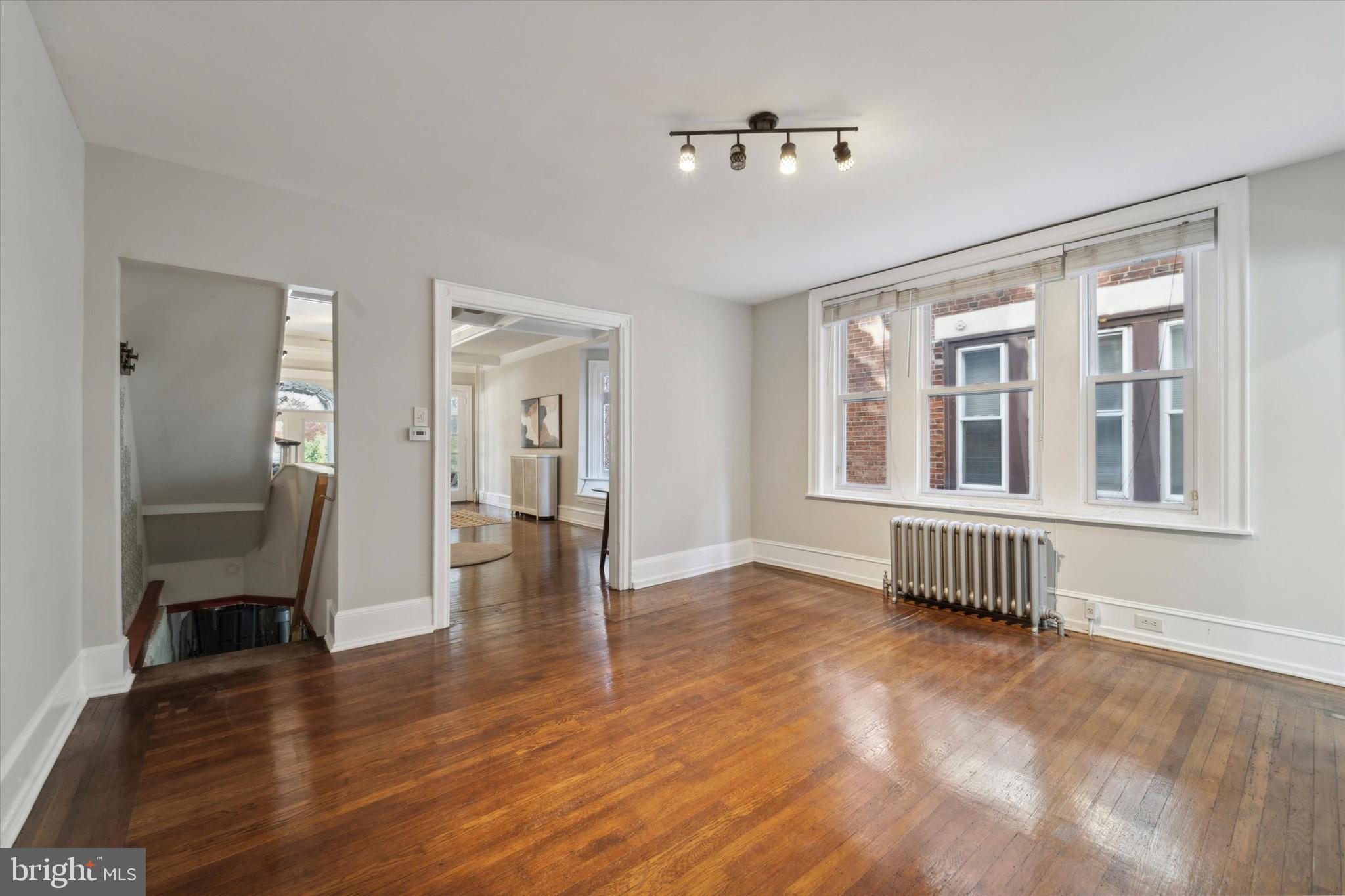 5132 LARCHWOOD AVENUE