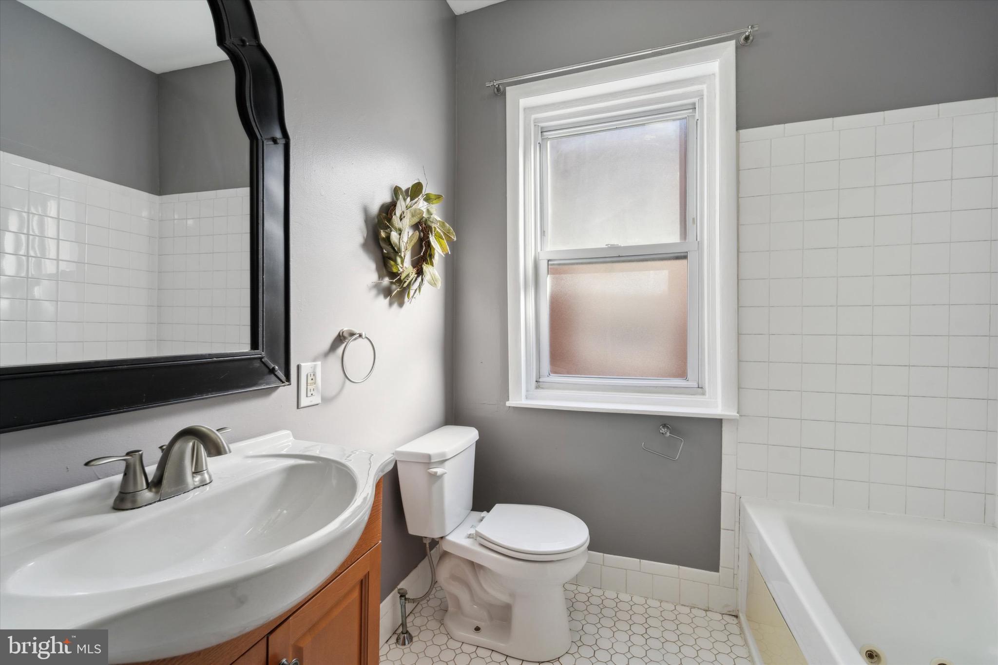 5132 LARCHWOOD AVENUE