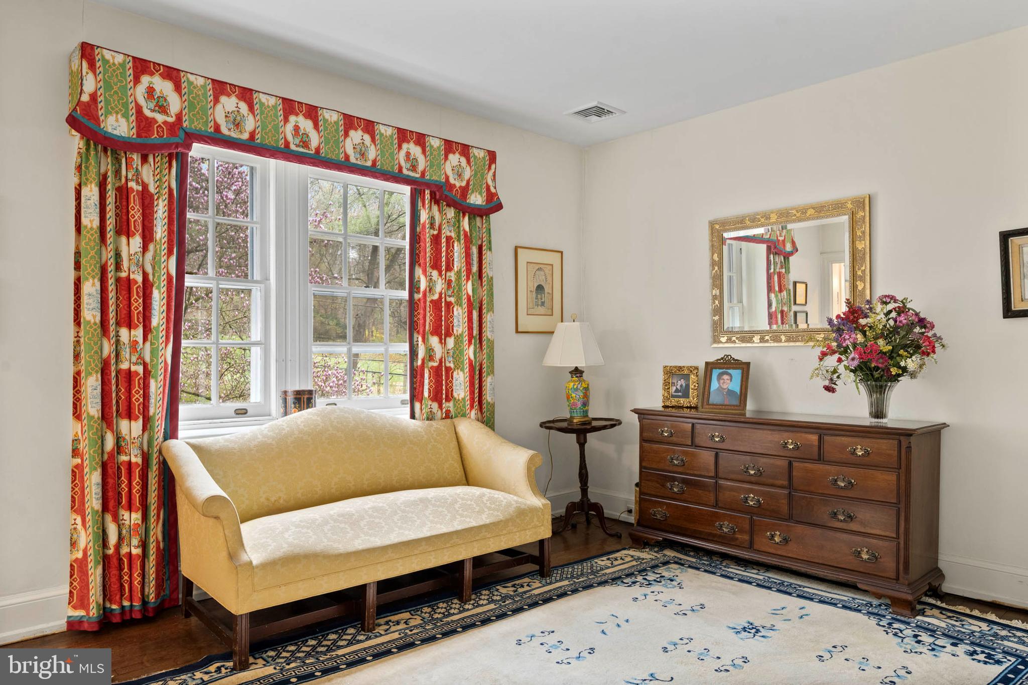 11 W BELLS MILL ROAD