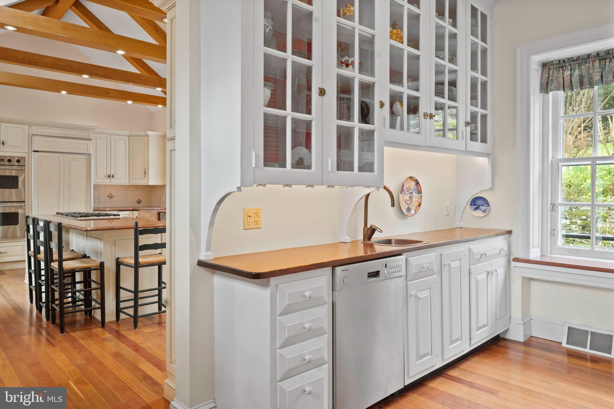 11 W BELLS MILL ROAD