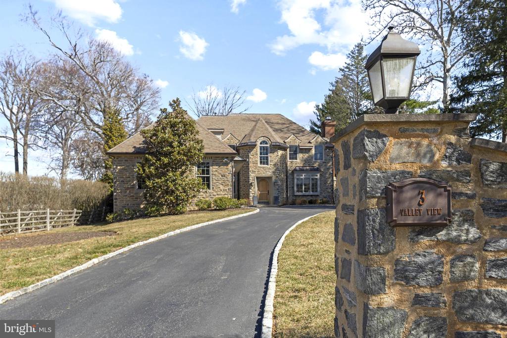3 VALLEY VIEW ROAD
