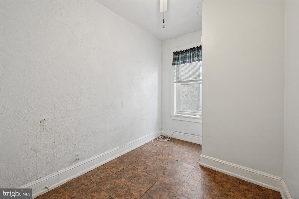 121 W SHARPNACK STREET