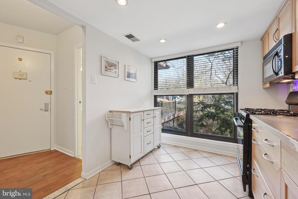 309 SHAWMONT AVENUE 2E