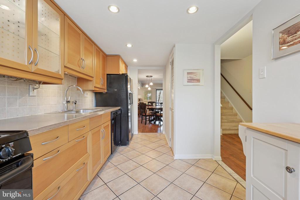309 SHAWMONT AVENUE 2E