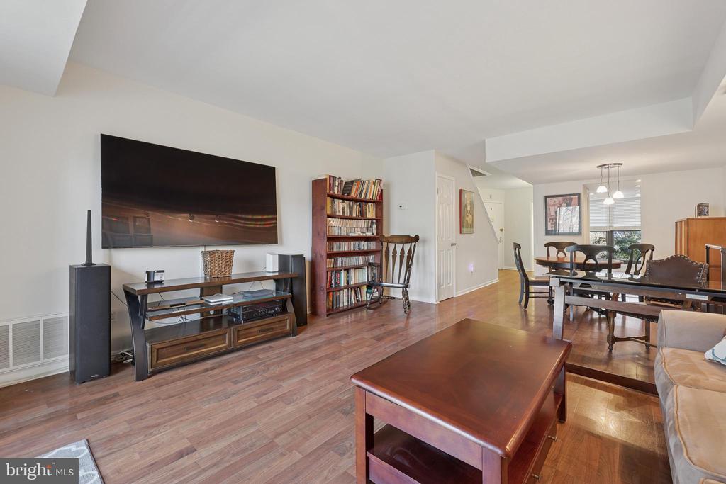 309 SHAWMONT AVENUE 2E