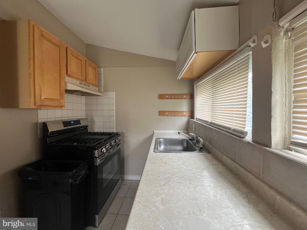 6122 BINGHAM STREET 1ST FLOOR