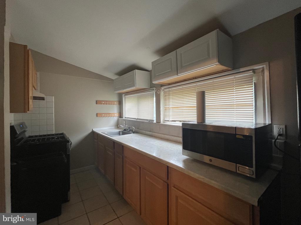 6122 BINGHAM STREET 1ST FLOOR