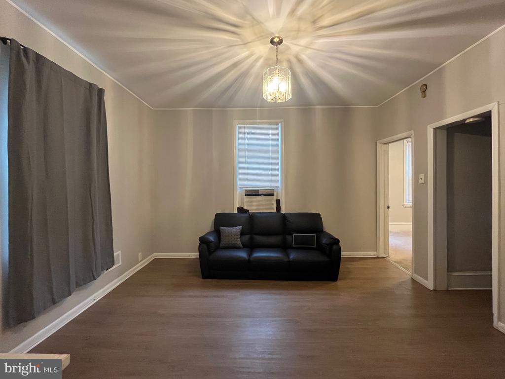 6122 BINGHAM STREET 1ST FLOOR