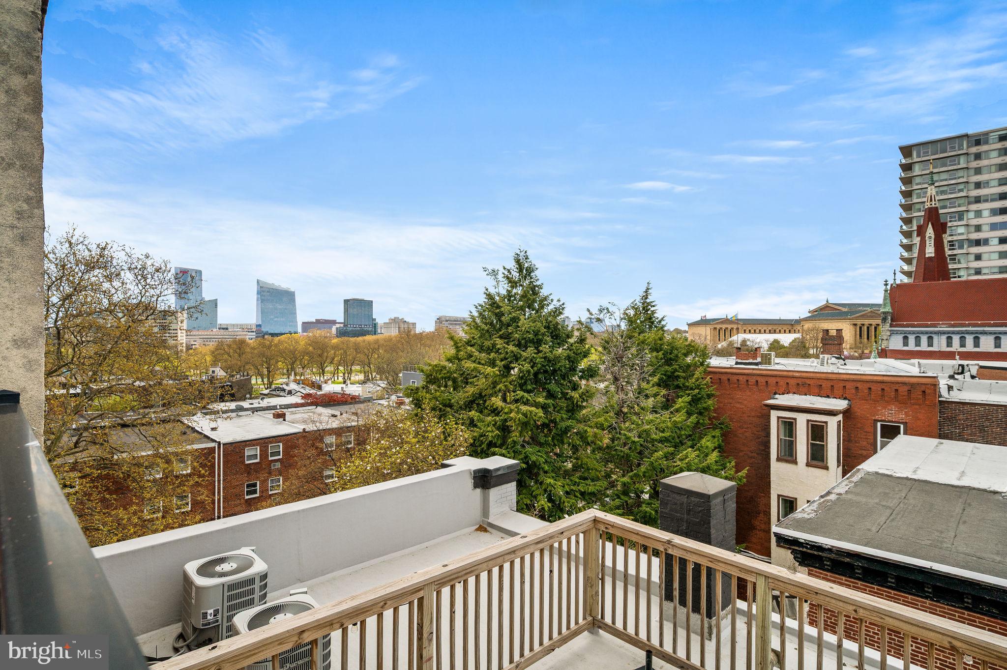 2301 GREEN STREET 3