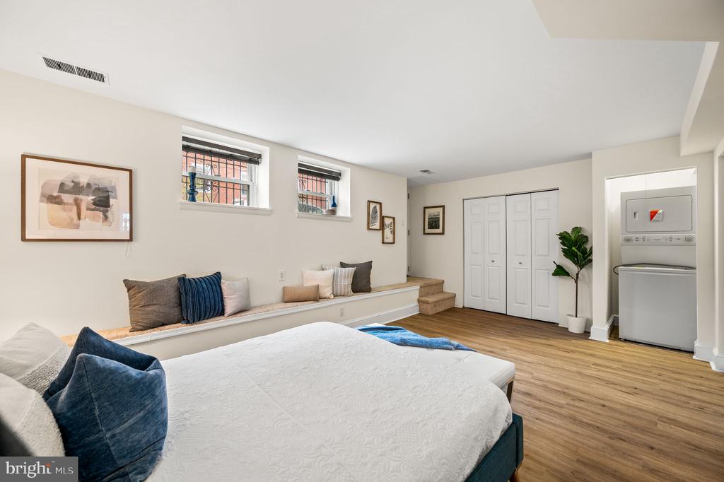 2301 GREEN STREET 3