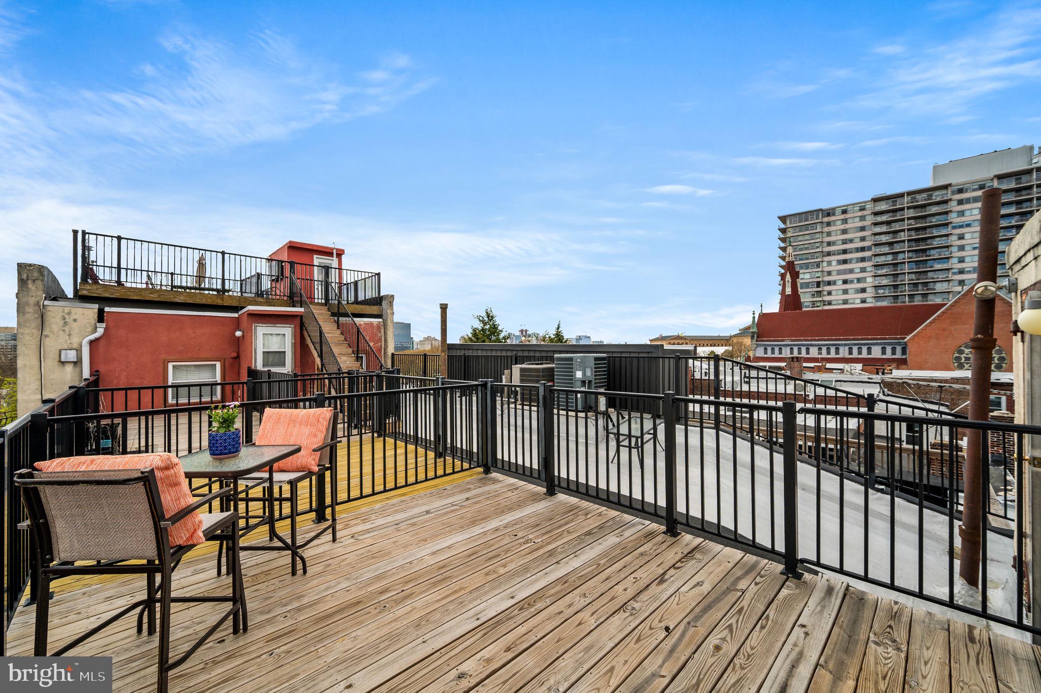 2301 GREEN STREET 3