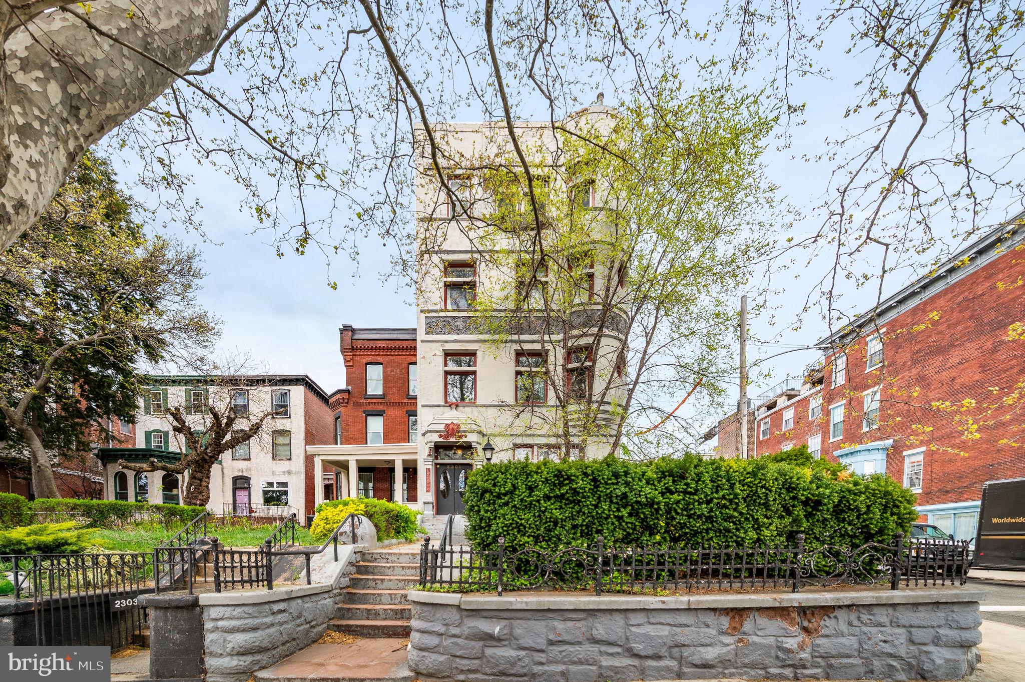 2301 GREEN STREET 3