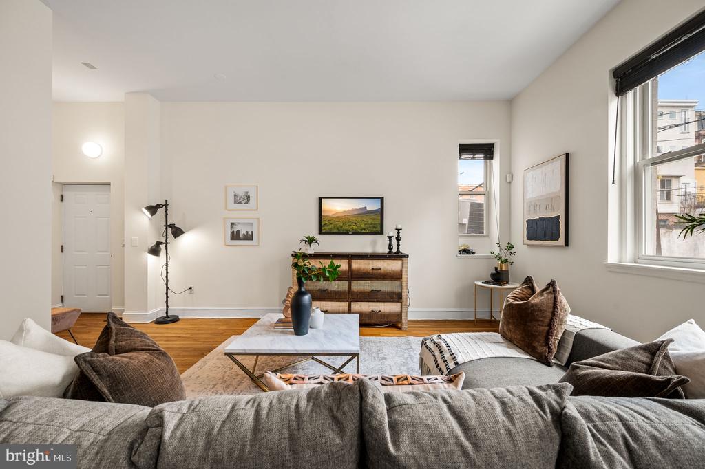 2301 GREEN STREET 3