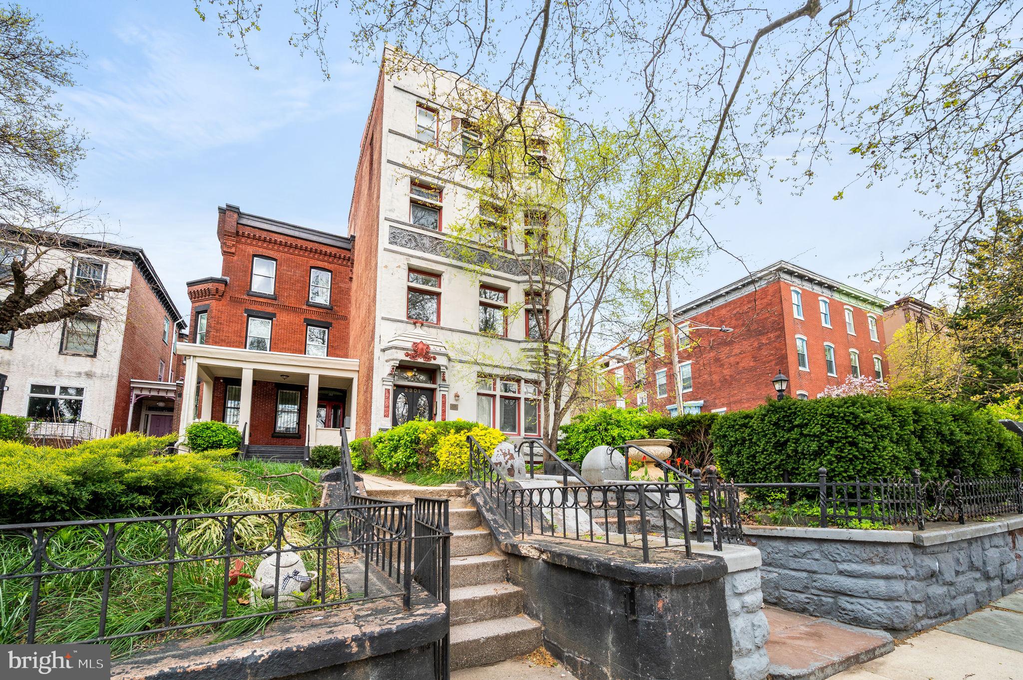 2301 GREEN STREET 3