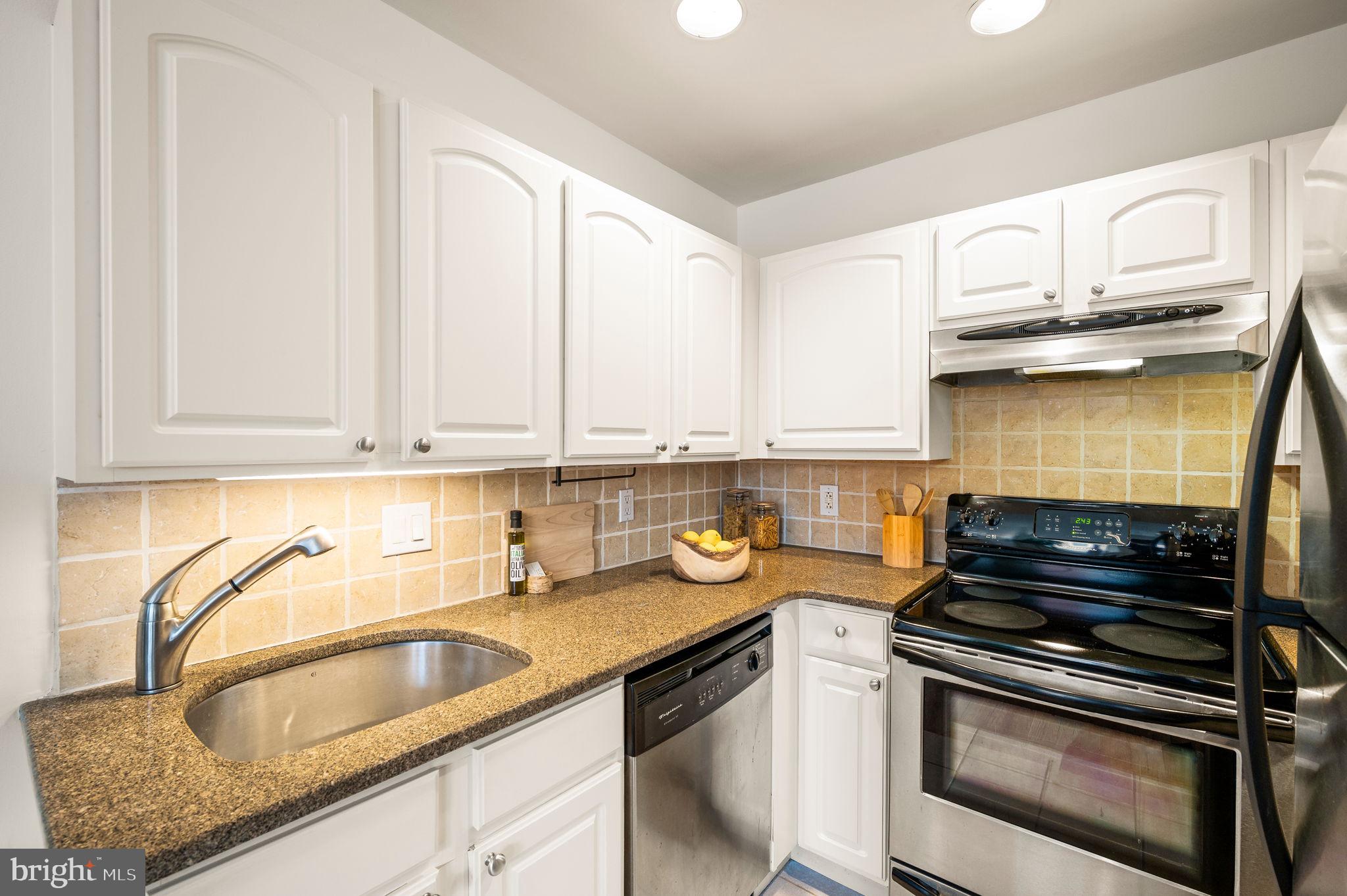 2301 GREEN STREET 3