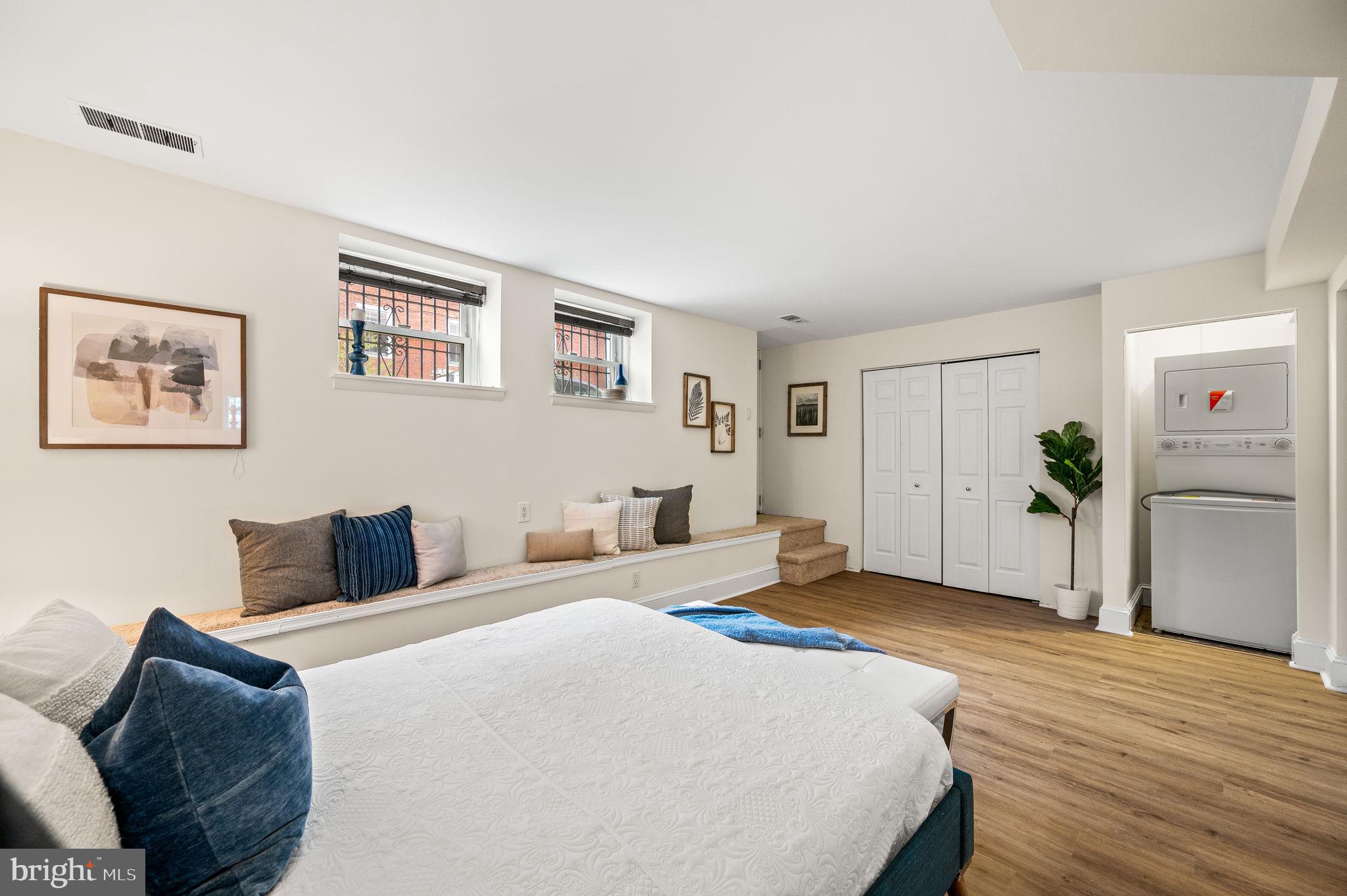 2301 GREEN STREET 3