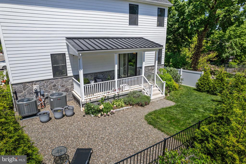 628 LEVERINGTON AVENUE 1