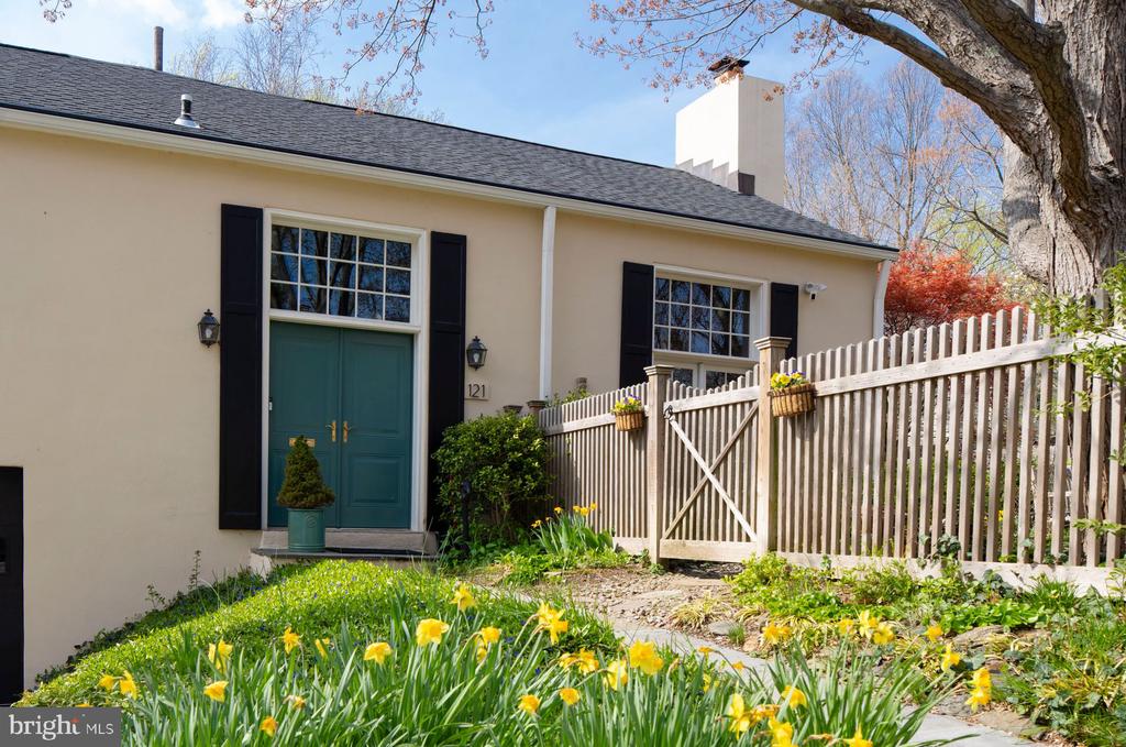 121 HILLTOP ROAD